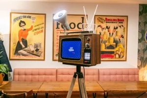 Vidéomaton et Photobooth originaux créés dans le Tarn. Look unique vintage et ludique